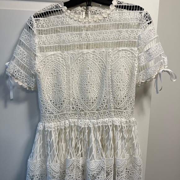 Alexis Juliana Embroidered Lace Frill Top Size M - Picture 8 of 10